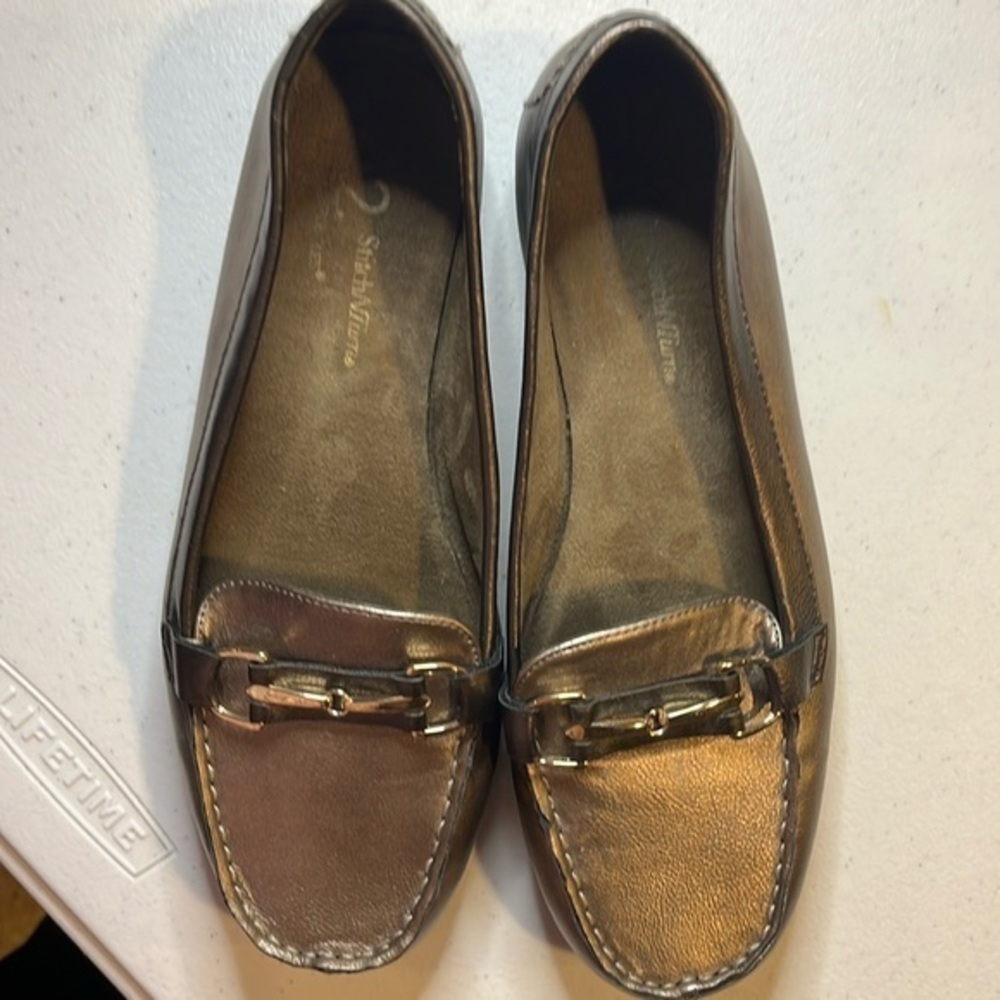 A2 Aerosoles bronze flats.